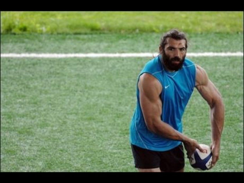 thumb-sebastien-chabal--le-nouveau-heros-du-rugby-francais-821.gif